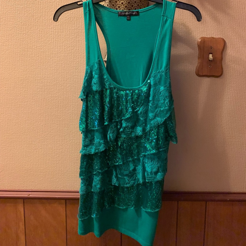 Super cute top.
